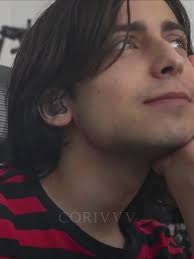 Aidan Gallagher: The Robot Connection in Umbrella Academy