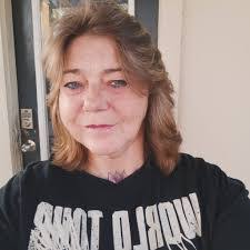 Lisa Harr's Instagram, Twitter & Facebook