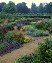 Landscape Ideas 8 Favorite Gardens By Dutch Designer Piet Oudolf Gardenista French Country Garden Decor French Country Garden Dutch Gardens