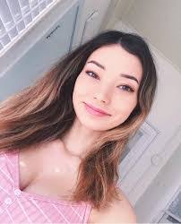 Shannon Belton's Instagram, Twitter & Facebook