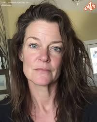 Peter, heir to a luxury hotel empire, finally got what he craved—power. For  one day, his father handed him the keys to the kingdom. Peter wasted no  time flaunting his authority, bragging