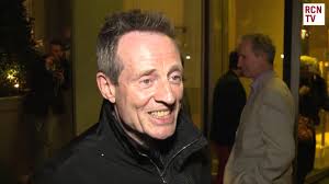 Tight But Loose » Blog Archive TBL 35 ON THE STREETS/ROBERT PLANT LA WEEKLY  INTERVIEW/JPJ COMMENTS/BONZO'S BASH/FIRST GIG PLAQUE/LEZ ZEP IN UK/DL DIARY  UPDATE