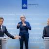 Persconferentie rutte en de jonge live op schie tv. 1