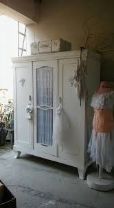 Unsere gartenbank haben wir 2x gestrichen. Vintage Schranke Kleiderschrank Shabby Chic Ein Designerstuck Von Krewa Bei Dawanda Kleiderschrank Kleiderschrank Landhausstil Kleiderschrank Vintage
