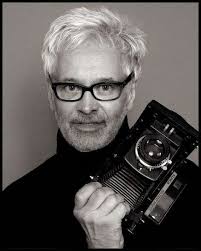 Novou výstavu Roberta Vana, která představuje fotografovu více než  padesátiletou kariéru, zahájili Tereza Maxová, Jiří Korn, Rey Koranteng,  Bára Štěpánová a Klára Issová