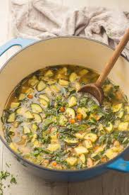 Cover and simmer 1 hour. Chunky Zucchini Soup Connoisseurus Veg