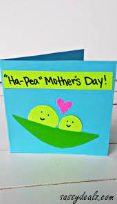 These photo flowers are very easy to make, allowing the smaller members of the household to join in on the mother's day fun! Ha Pea Mother S Day Card For Kids To Make Crafty Morning