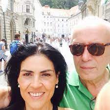 O casal não partilha fotos os dois mas está sempre nos mesmo sítios e com comentários um para o outro, que demonstra que o amor está mesmo no ar. Pedro Santana Lopes De Ferias Com A Namorada Movenoticias