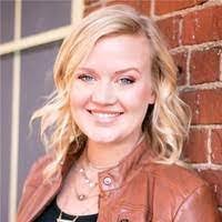 Angela Sifford's Instagram, Twitter & Facebook