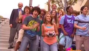 Zoey 101 is an american television series that ran from january 9, 2005 to may 2, 2008 starring jamie lynn spears as teenager zoey brooks, produced for nickelodeon and syndicated worldwide. Robot Wars Zoey 101 Wiki Fandom