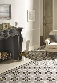 The Blenheim Pattern Hier In Een Nieuwe Kleustelling Ontwerp En Levering Via Mozaiek Utrecht Tiled Hallway House Styles Hall Tiles