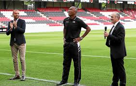 Racing club paris* nov 16, 1963 in nouméa, neukaledonien. Le Telegramme Guingamp Kombouare Le Football Sa Melodie Fetiche