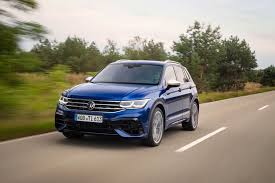 Der vw tiguan kommt als (überflüssiger) sportler (tiguan r), als (sinnvoller) sparer (ehybrid) und, überraschung: 320 Ps Starke Performance Version Des Erfolgs Suv Neuer Tiguan R Kann Ab Sofort Bestellt Werden Volkswagen Newsroom