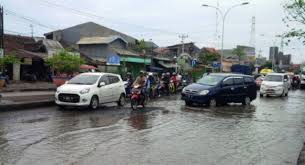 Sejumlah wilayah di kota semarang dilaporkan masih terendam banjir hingga minggu (7/2/2021). Info Mudik 2016 Jelang Lebaran Jl Raden Patah Semarang Rusak Parah