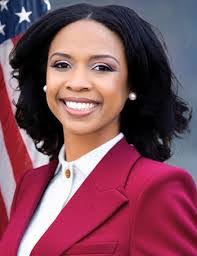 Tracy Rummel's Instagram, Twitter & Facebook