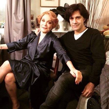 Betty - Η Μπέττυ Αρβανιτη με το γιο της Alexis Stamatis στο καμαρινα πριν την πρεμιέρα του "Ξαφνικά πέρσι το καλοκαίρι" | Facebook