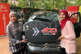 Check spelling or type a new query. Wany Hasrita Hadiahkan Ibu Kereta