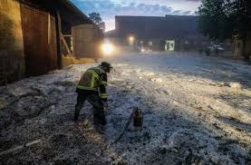 Der deutsche wetterdienst (dwd) warnte am abend vor „teils extremem unwetter im schwarzwald und auf der schwäbischen. 4ja5umyymf6v6m