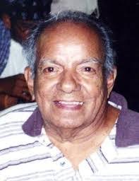 Simon Chavez's Instagram, Twitter & Facebook