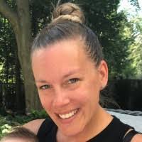 Jennifer Rowles's Instagram, Twitter & Facebook