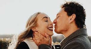 Eric Levi's Instagram, Twitter & Facebook