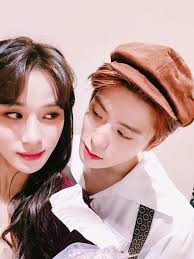 Beredar foto jungwoo nct merokok diduga diambil oleh sasaeng. People Believed This Male Idol Was A Woman Due To How Beautiful He Looked In A Dress Koreaboo