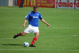 Mit dabei sind auch alaba und ibrahimovic. Robert Muller Fussballspieler Wikipedia