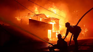 Palisades fire burns ...