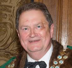 THE MASTER SHEPHERDS HER FLOCK OVER LONDON BRIDGE FROM BATTLEFIELDS TO  BUTTERFLIES THE GLORIES OF ST PAUL'S CATHEDRAL FLOWERS