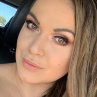 40+ perfiles de «Ameduri»