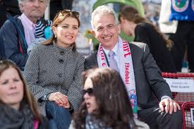 Wie die kanzlerin zu dieser wählerbeschimpfung durch ihren beauftragten. Frankfurter Ob Feldmann Ehefrau Und Die Awo Frankfurt