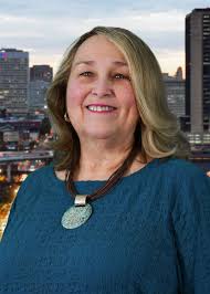 What are some recommended local decorated or specialty cake bakers in the  area?