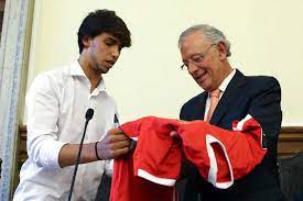 Os colchoneros fizeram uma proposta de 126 milhões de euros ao benfica pelo jogador. Pai De Joao Felix Vai Estar Preparado Para Tudo O Que Ai Vem Portugal Sabado