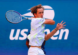 Daniil medvedev at the age of 23 reached the world top 5 as he went into the us open 2019. Daniil Medvedev S Racquet What Racquet Does Medvedev Use