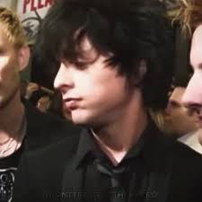 Billie Joe Armstrong's Iconic 2009 Hair and Style