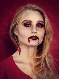 Vampir Schminken Step By Step Anleitung Vampir Schminken Vampir Schminken Kinder Vampirin Schminken