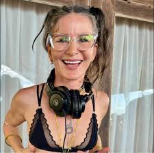 Fair compensation for co-leader teacher at retreat?