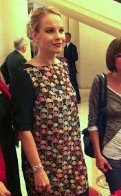 I felt sublime listening to it. ã‚¨ãƒªãƒ¼ãƒŠ ã‚¬ãƒ©ãƒ³ãƒãƒ£ Wikipedia