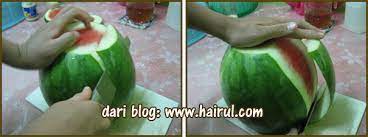 Buah tembikai kebiasanya kita potong empat dan potong satu² kan. Cara Potong Buah Tembikai Style Hotel Chef Hairul Hissam