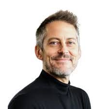 Aida Lorenzo's Instagram, Twitter & Facebook