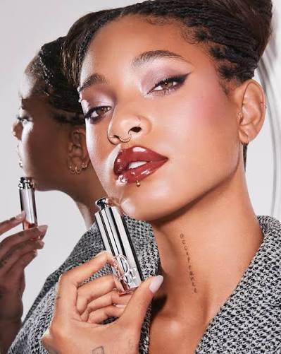 Repost @willowsmith ・・・ 🍭🍫🍬New Dior Addict 💕🧸🍫 Lips + Fragrance 🫦💨🍒 @diorbeauty