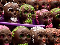 Calaveras De Dulce Dia De Muertos Calaveritas De Chocolate Obscuro Receta Calaveras De Chocolate Recetas De Comida Mexicana Dulce De Calabaza