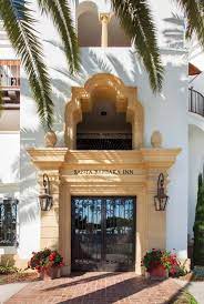 Relax in the affordable and stylish guest rooms at avania inn, featuring modern amenities and personalized service. Santa Barbara Inn Santa Barbara Aktualisierte Preise Fur 2021