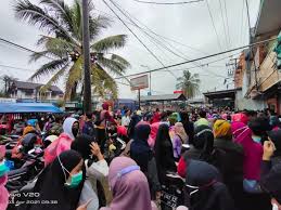 Lowongan kerja untuk pencarian pt nikomas gemilang. Antrean Pelamar Pt Nikomas Gemilang Di Kantor Pos Tambak Membeludak Bantennews Co Id Berita Banten Hari Ini