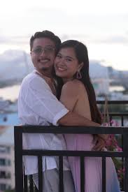 Bên cạnh đó, nam diễn viên cũng mong mọi người nên ngưng nói về chuyện này lại để tránh hiểu lầm. Há»©a Minh Ä'áº¡t Lam Vá»¹ Dáº¡ Ä'áº¿n Vá»›i Nhau Báº±ng Tinh Yeu Va Ä'i Len Tá»« Ban Tay Tráº¯ng