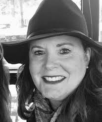 retired individuals sharing their experiences and congratulations