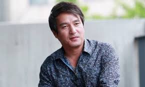 의원님이 거기서 왜 나와 방역수칙 어기고 주민과 고스톱. Cz Tigq9p8kwwm