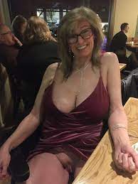 70-jährige Oma. Würdest du ficken?