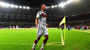 Sneijder falan bunun kadar değil. Even At World Cup Mesut Ozil Cannot Escape Criticism Of His Attitude The National