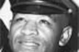 Bob Wells, a decorated veteran cop, dies at 85